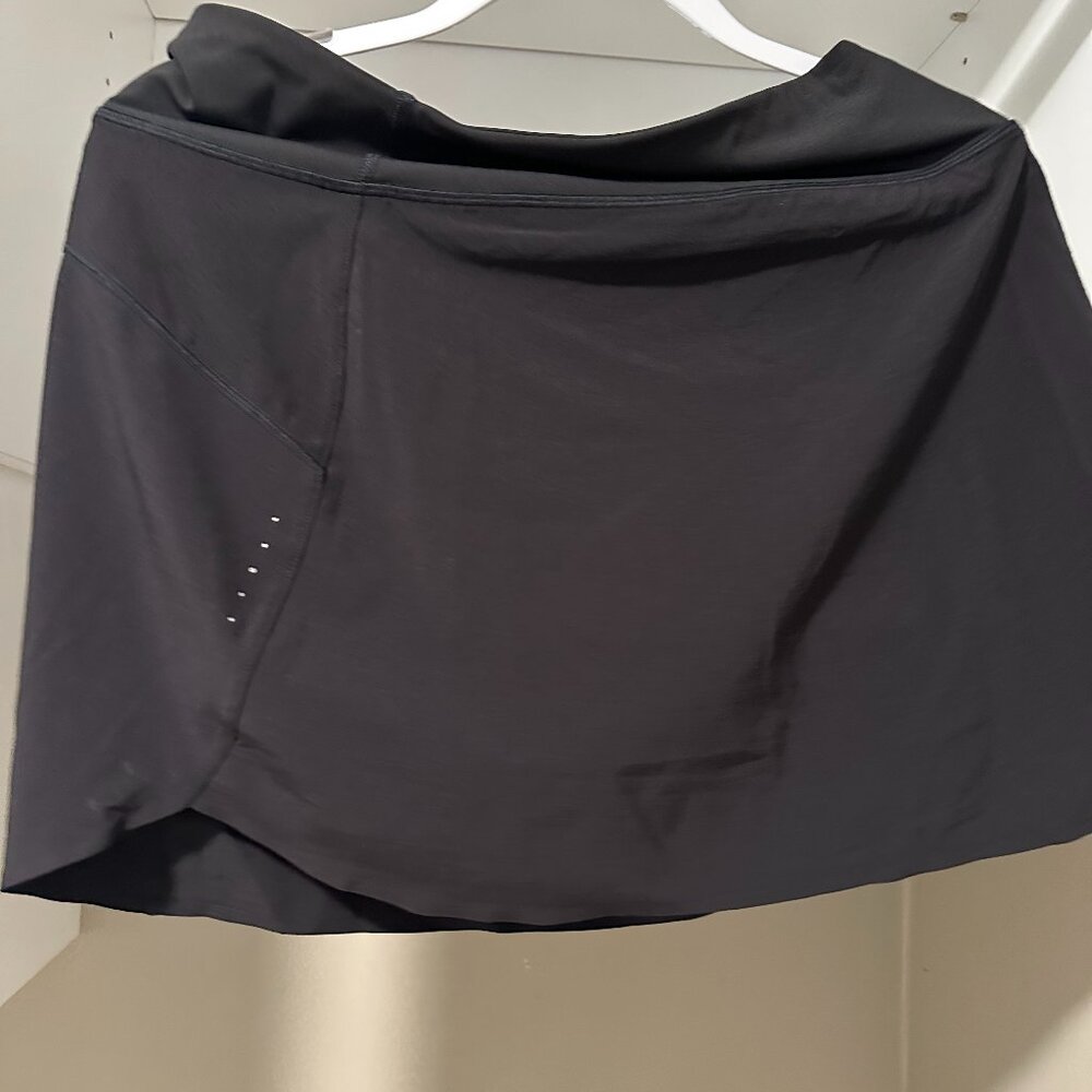 Athleta Black Athletic Skort with Subtle Vent Detail